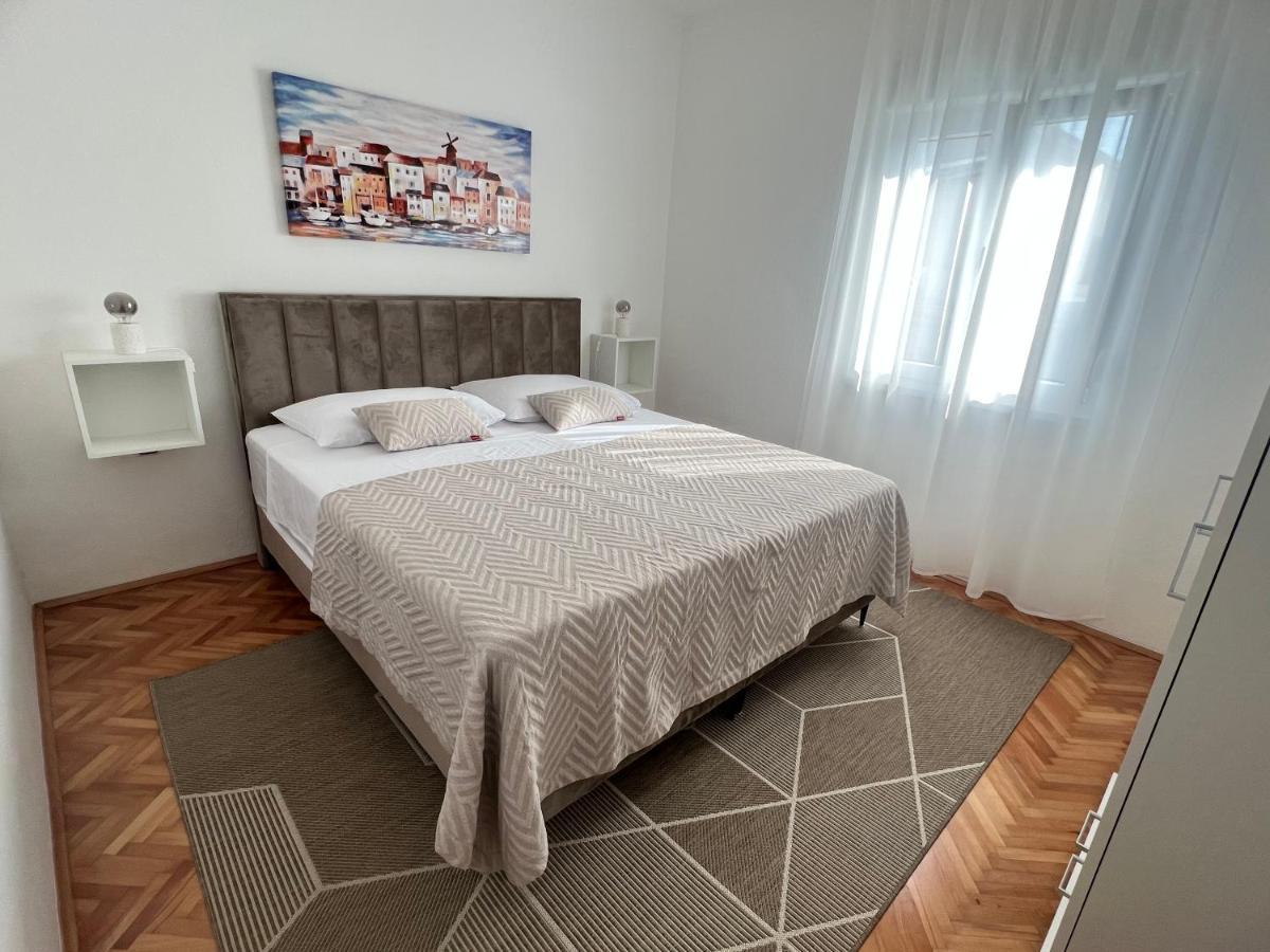 Apartments Javorska Kaštela Exteriör bild