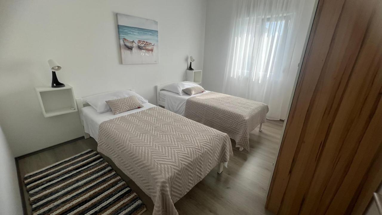 Apartments Javorska Kaštela Exteriör bild