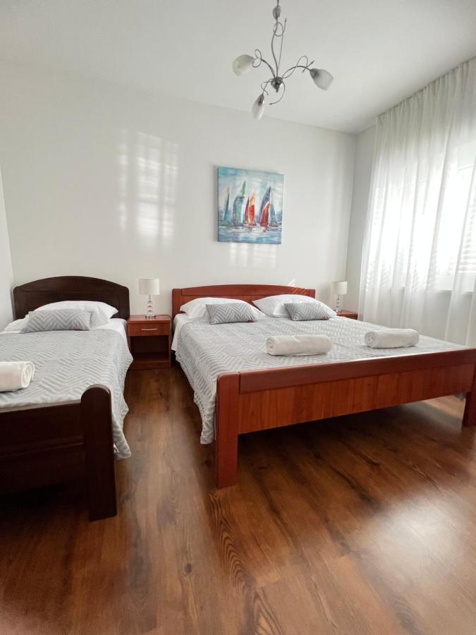 Apartments Javorska Kaštela Exteriör bild